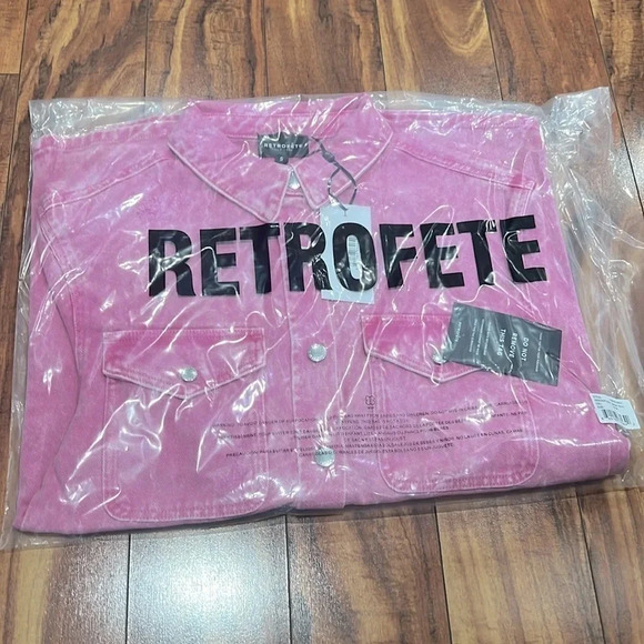 Retrofête Doreen Shirt in Vintage Pink Size Medium - Picture 8 of 8